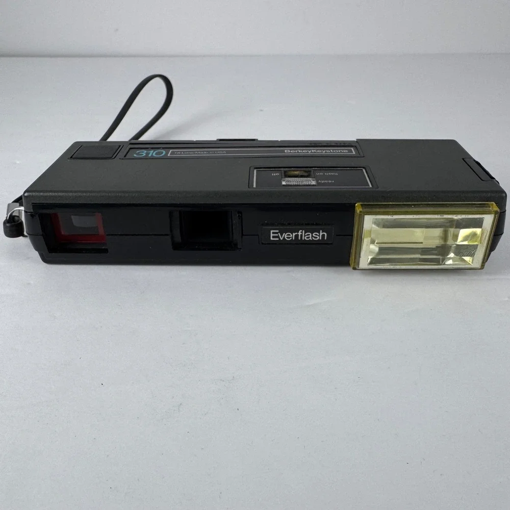 Berkey Keystone 310 Pocket Everflash Camera Black Vintage 110 Film Untested